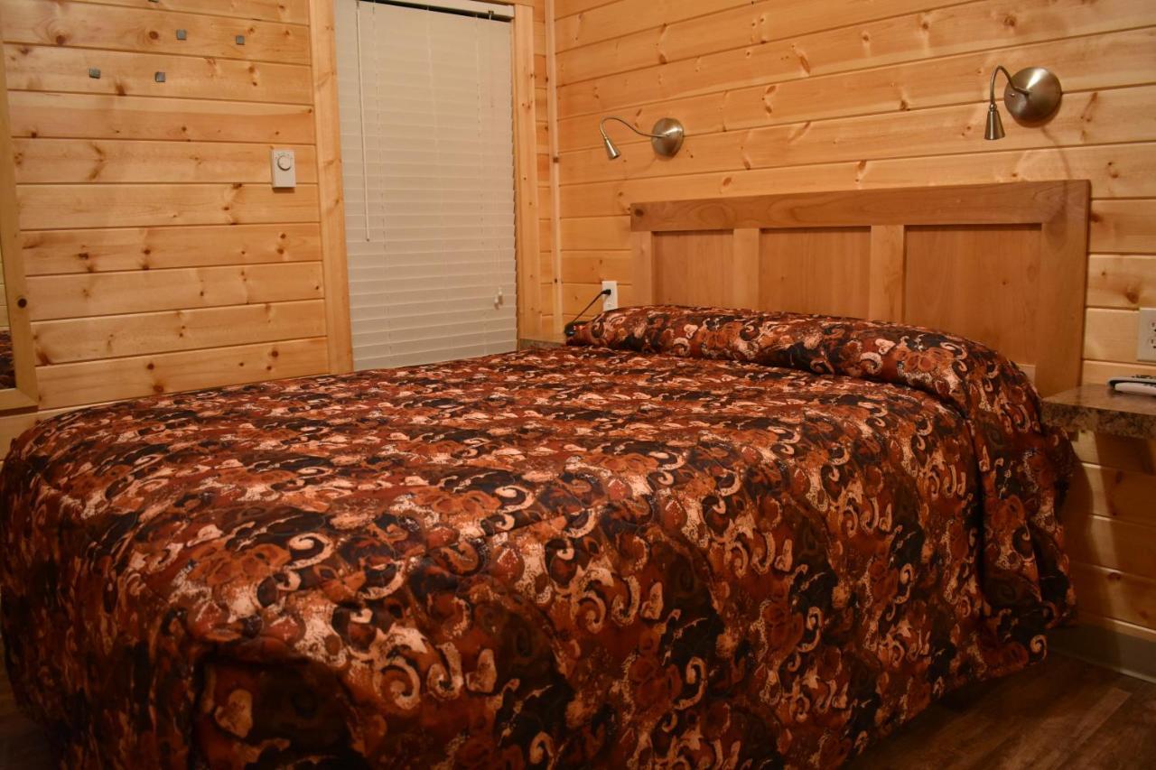 Tall Chief Camping Resort Cottage 1 Pleasant Hill エクステリア 写真